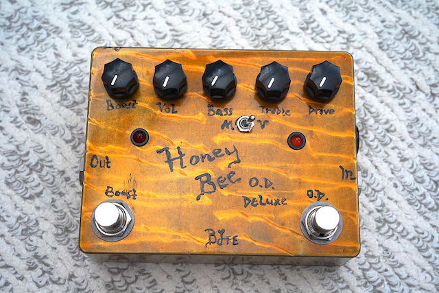 BJFE  Honey Bee Deluxe with Toggle Switch