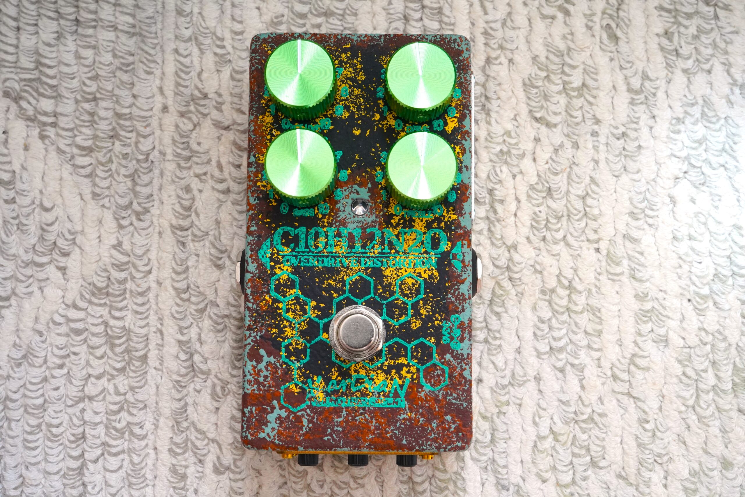 Animals Pedal Custom Illustrated 028 CAR CRUSH CHORUS/VIBE by hmng 